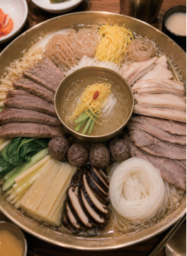 [대표 식품 브랜드 콜라보] 한라와 황태의 극강의 감칠맛 (닭완자 모듬전골(어복쟁반), 메밀 김밥) (6.8)